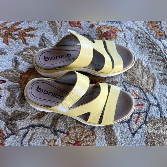 Bionica leather Womens Akili sandal in lime- size 8.5 - Picture 2 of 7